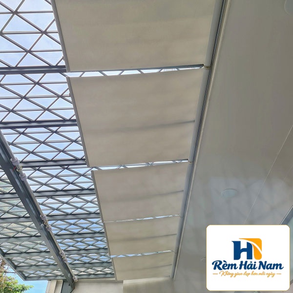 Rèm che giếng trời dạng phẳng mã RT13