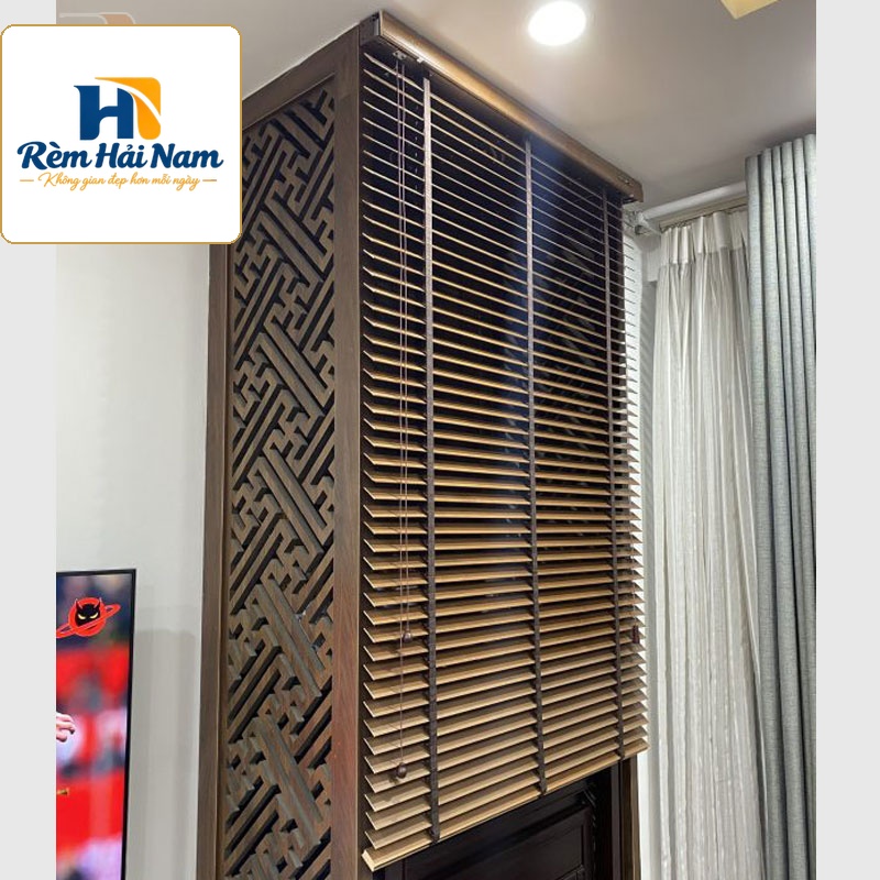 Rèm sáo gỗ che bàn thờ RGBT15