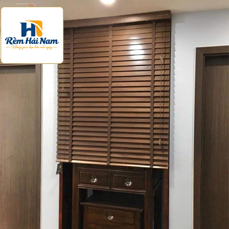Rèm sáo gỗ che bàn thờ RGBT18